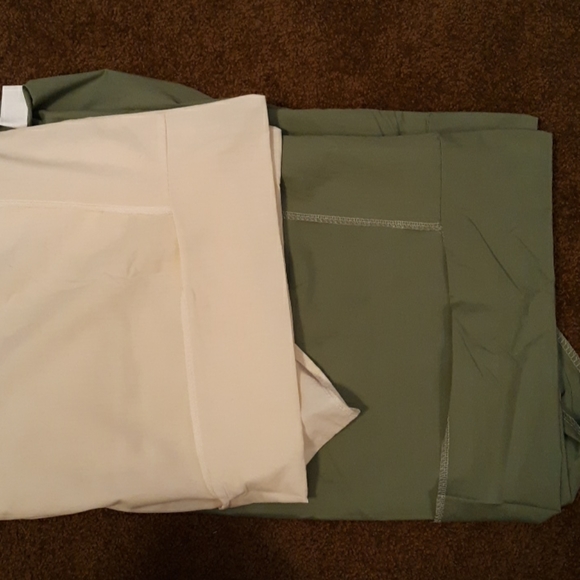 Pack & Play Fitted Sheet Lot of 2 Graco - Picture 2 of 3